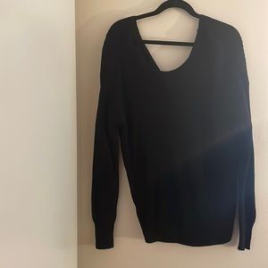 back knot detailed sweater